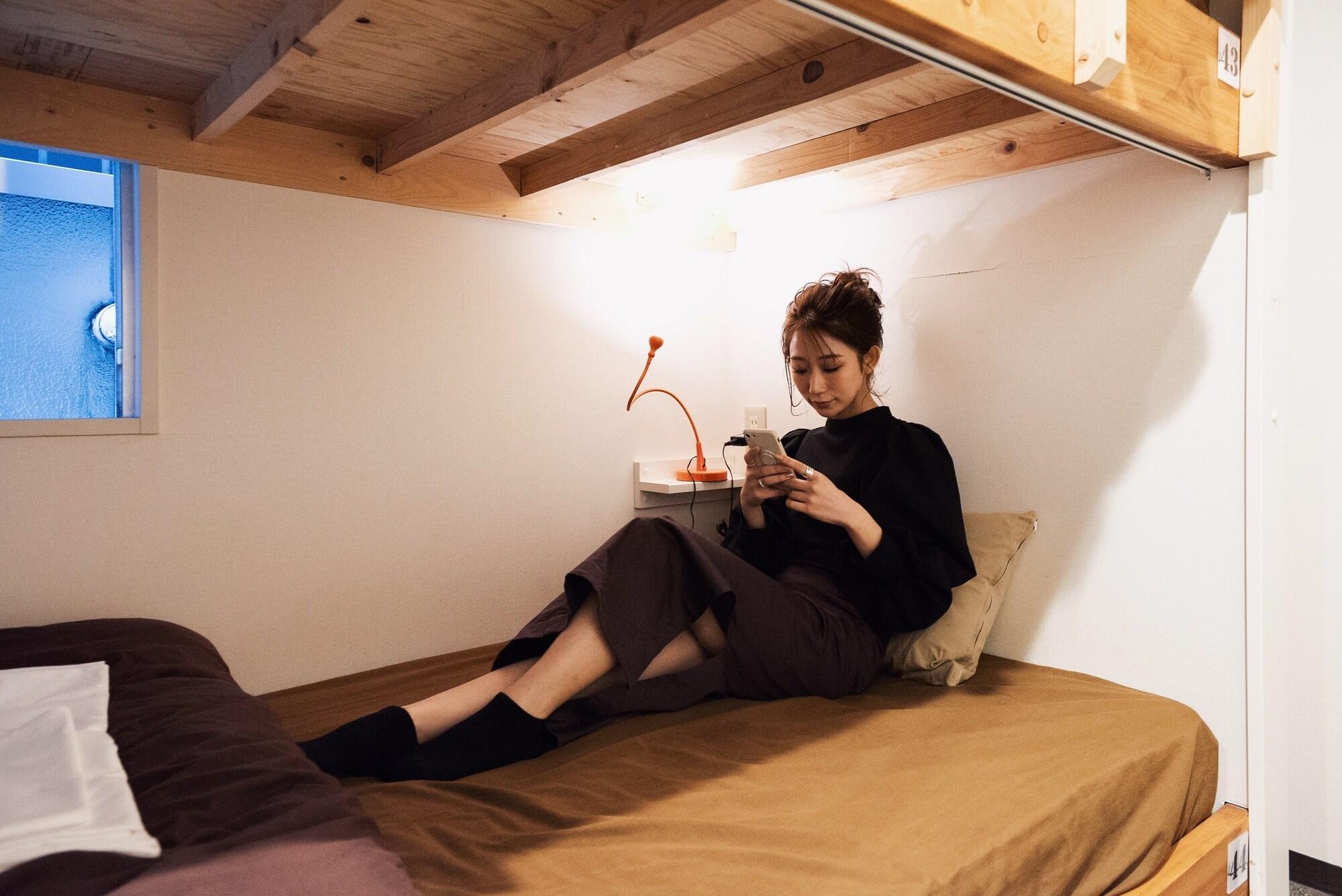 Roots Hostel Osaka Exteriör bild
